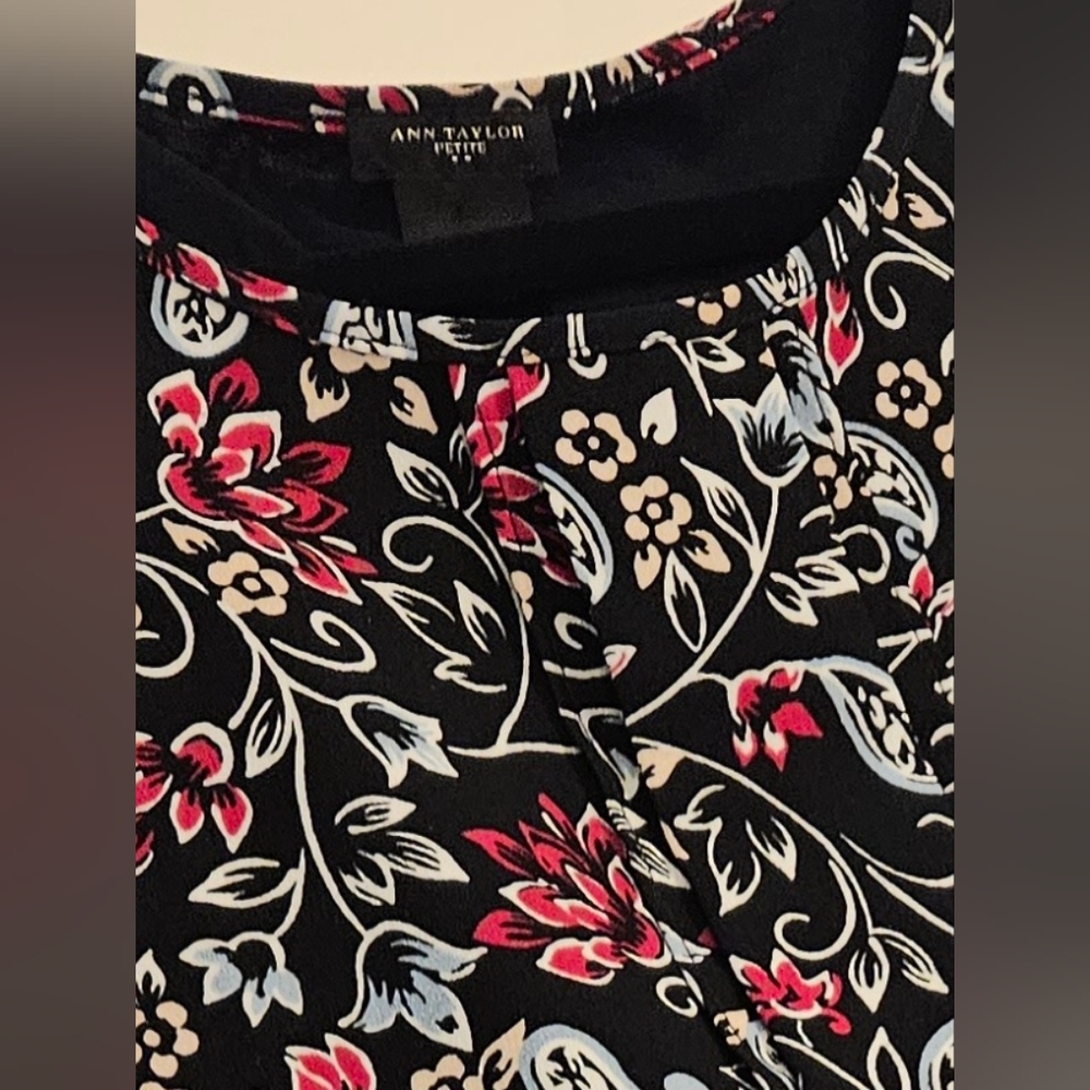 SOLD - Ann Taylor Top - Picture 1 of 5